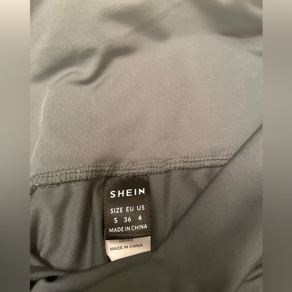 SHEIN Olive Green long sleeved crop top and legging set in Small. - Picture 5 of 7